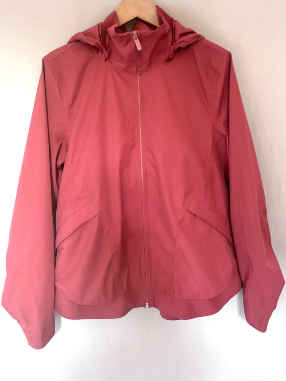 lululemon Rain Seeker Jacket Fire Quartz Waterproof Hooded Rain Jacket Size 10